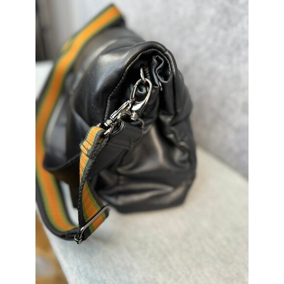 Sondra Roberts Black Quilted Shoulder Bag - Picture 5 of 8